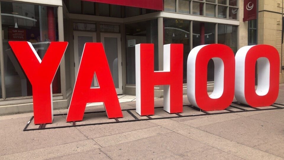 Yahoo και AOL αλλάζουν πάλι «χέρια», στη μισή τιμή που αποκτήθηκαν από την Verizon