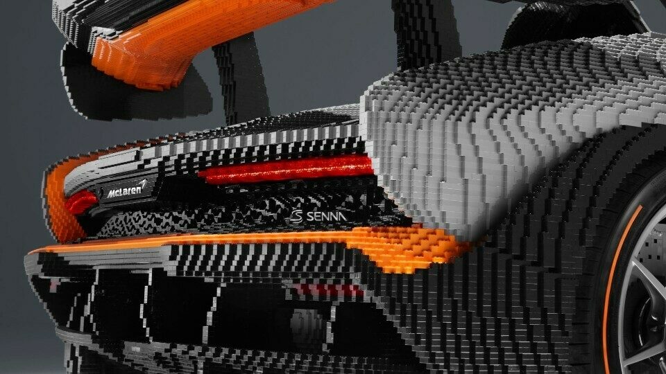 Η McLaren έφτιαξε ένα supercar με μισό εκατομμύριο κομμάτια Lego