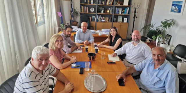 Επίσκεψη CLIA στη Σαντορίνη: Η συνεργασία για βιώσιμο τουρισμό κρουαζιέρας στο επίκεντρο ​​