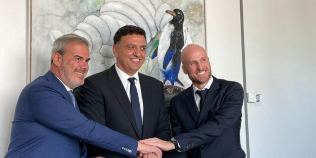 Υπογραφή συμφωνίας συνεργασίας ΕΟΤ και Οδηγού Michelin στο Παρίσι