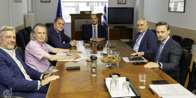 Συνάντηση ΕΕΑ με Κώτσηρα και Πιτσιλή - Βελτίωση του τρόπου φορολόγησης καταστημάτων ψιλικών και περιπτέρω
