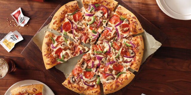 Το efood φέρνει την Pizza Hut στους καταναλωτές