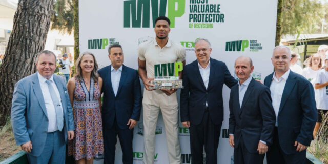 ΤΕΧΑΝ: Ο Γιάννης Αντετοκούνμπο MVP της ανακύκλωσης στην Ελλάδα