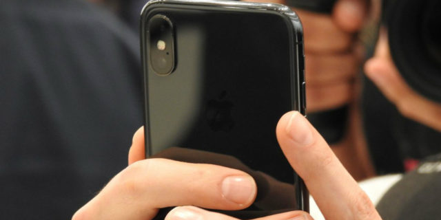 H Apple ζήτησε συγγνώμη για την επιβράδυνση των παλαιότερων iPhone