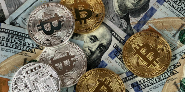 Έσπασε και το φράγμα των 95.000 δολαρίων το Bitcoin