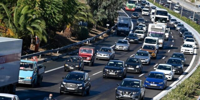 ΕΛΣΤΑΤ:  Αύξηση 37,6% στην κυκλοφορία για πρώτη φορά αυτοκινήτων τoν Φεβρουάριο του 2022