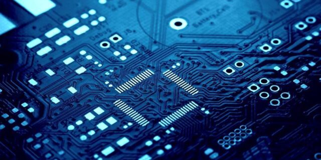 Ευρώπη και ΗΠΑ επενδύουν δισεκατομμύρια για την παραγωγή chipset