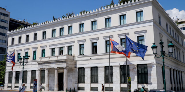 Στο Εθνικό Πρόγραμμα Ανάπτυξης η προμήθεια τετράτροχων μικρών οχημάτων ειδικού τύπου για τον Δήμο Αθηναίων
