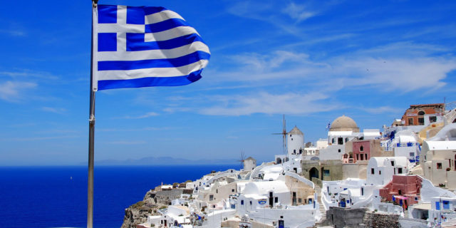 “Αυτά που μας ενώνουν”. Tσουρέκι και μαθήματα ελληνικών στην εποχή της ηλεκτρονικής επιχειρηματικότητας 