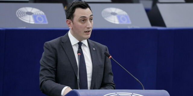 Ο Επίτροπος Μικάλεφ διοργανώνει τον 1ο διάλογο όσον αφορά την εφαρμογή της εργαλειοθήκης για την πολιτική για τη νεολαία