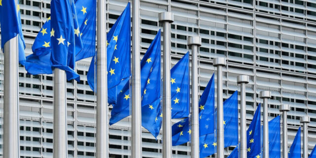 Ο Επίτροπος Μπρούνερ στην Ελλάδα και την Κύπρο - Συζήτηση για μεταναστευτικό & εσωτερικές υποθέσεις