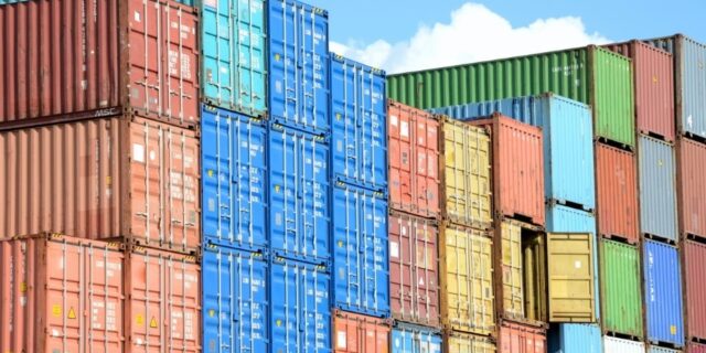 ΣΕΒΕ: Αύξηση εξαγωγών 30,2% και μείωση ελλείματος 21,9% τον Ιανουάριο του 2023