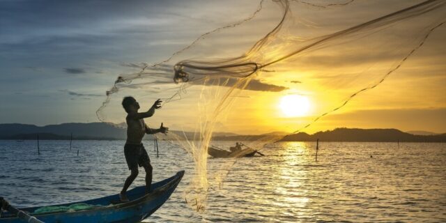ΕΕΣ: Στα «δίχτυα» της παράνομης αλιείας: τα κράτη μέλη χρειάζονται εντονότερες προσπάθειες για να ξεφύγουν