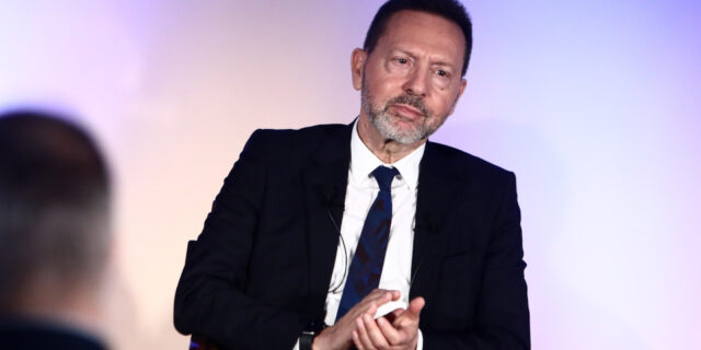 Στουρνάρας στη Handelsblatt: Το ευρώ μπορεί να γίνει παγκόσμιο αποθεματικό νόμισμα