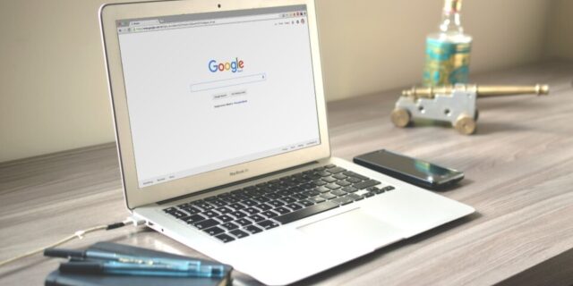 Πώς οργανώνει τις πληροφορίες και κατατάσσει τις ιστοσελίδες η Google;