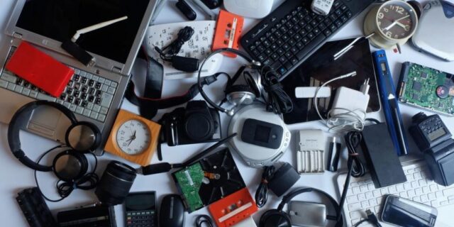 Ηλεκτρονικές Συσκευές: Κι όμως ανακυκλώνουμε -  ευρηματικοί οι νέοι στην αξιοποίηση παλαιών συσκευών