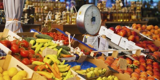 Συνάντηση Θεοδωρικάκου με Κυρίζογλου - Βασικό θέμα συζήτησης η βελτίωση της λειτουργίας των λαϊκών αγορών