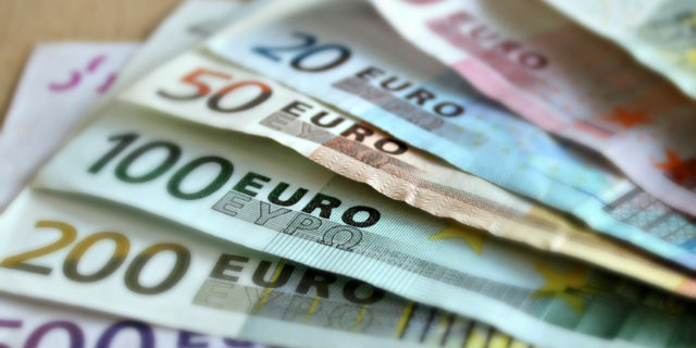 Πάνω από 75 εκατ. ευρώ μοιράζουν ΕΦΚΑ - ΔΥΠΑ αυτή την εβδομάδα