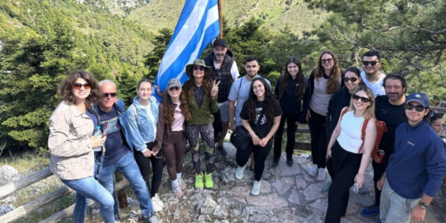 Όμιλος Σαρακάκη: Περιβαλλοντική και wellbeing δράση στην Πάρνηθα με τους εργαζομένους του