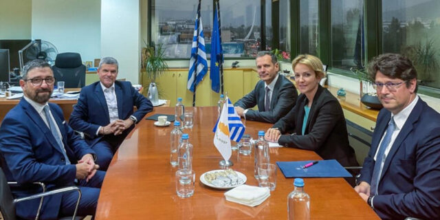 Η επιτάχυνση της ηλεκτρικής διασύνδεσης Ελλάδας-Κύπρου-Ισραήλ  στη συνάντηση Σδούκου - Παπαναστασίου