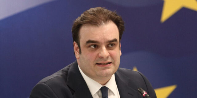 Κυριάκος Πιερρακάκης: «Αποκλιμακώνεται ραγδαία το ύπερογκο δημόσιο χρέος»