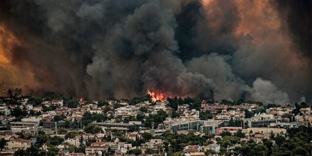 Φωτιά ΒΑ Αττική: Δίπλα στις πληγείσες επιχειρήσεις δηλώνουν τα Επιμελητήρια