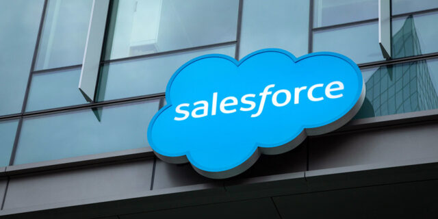 Έρευνα Salesforce: Μόλις το 11% των CIΟ έχει υιοθετήσει πλήρως την Τεχνητή Νοημοσύνη