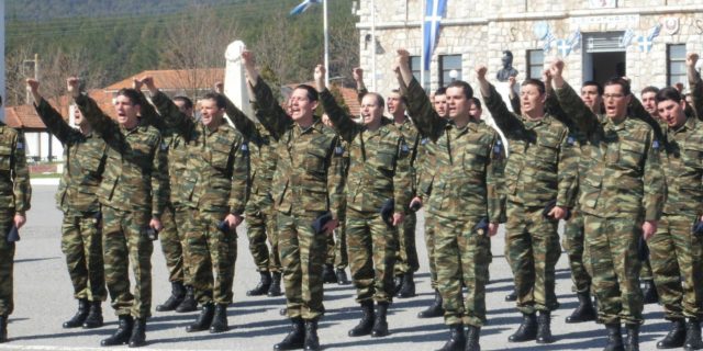 Την αλλαγή της στρατιωτικής θητείας "μέσα στους επόμενους 24 μήνες" γνωστοποίησε ο Δένδιας - Ποιες οι αλλαγές