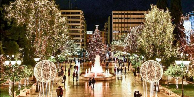 Δώρα, μετρητά, νέες εμπειρίες, γιορτινό τραπέζι  - Οι Έλληνες τα φετινά Χριστούγεννα