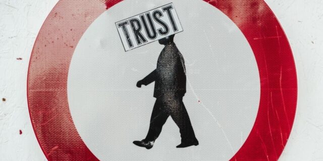 Ο θεμέλιος λίθος στις ανθρώπινες σχέσεις: Εμπιστοσύνη, εμπιστοσύνη, εμπιστοσύνη!