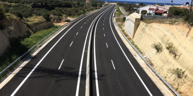 ΓΕΚ ΤΕΡΝΑ: Yπογράφηκε η σύμβαση για το τμήμα Ηρακλείου - Χανιά του ΒΟΑΚ