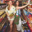 OPA! Οι Helena & Vikki Moursellas έγραψαν ένα βιβλίο με συνταγές εμπνευσμένο από τις ελληνικές ταβέρνες