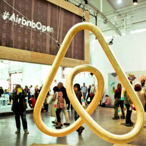 Airbnb: Η επέλαση δημιουργεί και προβλήματα...