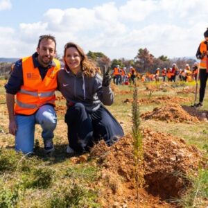 Η Coca-Cola δεντροφυτεύει στην περιοχή Βαρυμπόμπης-Τατοΐου