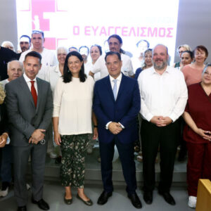Γεωργιάδης και Κεραμέως στο ΓΝΑ «Ο Ευαγγελισμός» για την πρόσληψη 500 τραυματιοφορέων μέσω ΔΥΠΑ