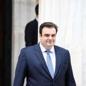 Πιερρακάκης: «Στο μισό έχει πέσει το ποσοστό της παραοικονομίας»