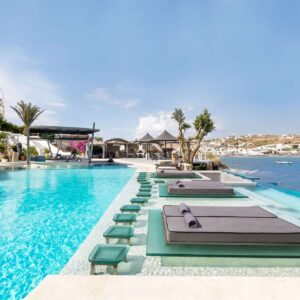 Τα 5στερα Kivotos Mykonos και Kivotos Santorini στην οικογένεια των Preferred Hotels & Resorts