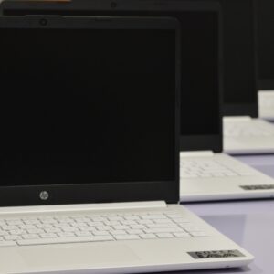 Η ΛΑΒΑ προσφέρει φορητούς υπολογιστές σε όλους τους μαθητές της Α’ Γυμνασίου της Νισύρου