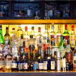 Σε προ πανδημίας η κατανάλωση αλκοόλ, οι πρωταγωνιστές και το «βαρίδι» της φορολόγησης