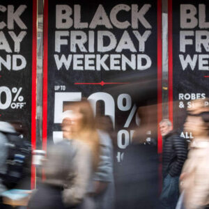 Αντίστροφη μέτρηση για την Black Friday - Τι πρέπει να προσέχουν οι καταναλωτές