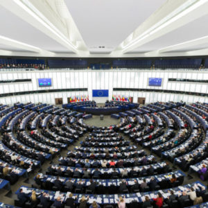 Ευρωκοινοβούλιο: Ξένοι εχθρικοί παράγοντες έχουν κηρύξει υβριδικό πόλεμο στην Ένωση