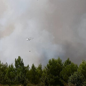 Για μήνες στην ατμόσφαιρα τα μικροσωματίδια από τις φωτιές – Αναγκαία η μάσκα υψηλής προστασίας