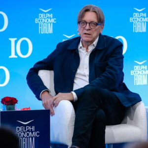 Guy Verhofstadt: Ο Τραμπ μπορεί να ωθήσει την Ευρώπη σε στρατηγική αυτονομία
