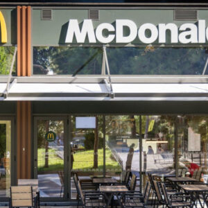 Νέο εστιατόριο McDonald's στη Ν. Σμύρνη άνοιξε η Premier Capital Ελλάς