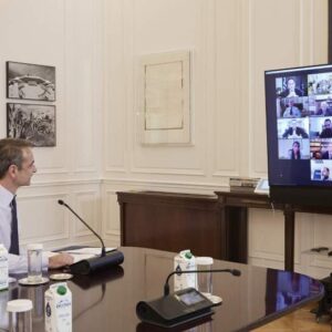 Μητσοτάκης σε Περιφερειάρχες: 2 δισ. ευρώ πρόσθετοι πόροι για το επόμενο ΕΣΠΑ