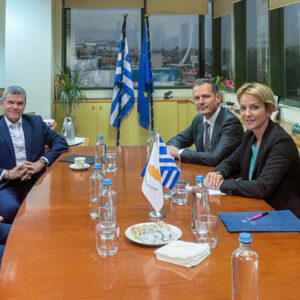Η επιτάχυνση της ηλεκτρικής διασύνδεσης Ελλάδας-Κύπρου-Ισραήλ  στη συνάντηση Σδούκου - Παπαναστασίου