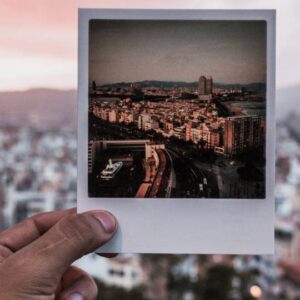 Polaroid: Πώς μια αφελής ερώτηση οδήγησε σε µια ιστορική ανακάλυψη