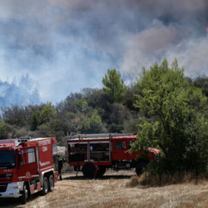 Μάχη σε δύο μέτωπα στην Κορινθία: Εκκενώθηκαν τα Σοφιανά – Άνοιξε η Κορίνθου – Πατρών