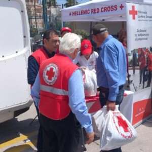 Ο Ελληνικός Ερυθρός Σταυρός υποστήριξε τους αστέγους στο λιμάνι του Πειραιά εν όψει του Πάσχα
