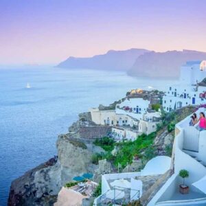 Πώς παραμένει ανθεκτικός ο ελληνικός τουρισμός - τα πρώτα στοιχεία του 2025 και οι προκλήσεις